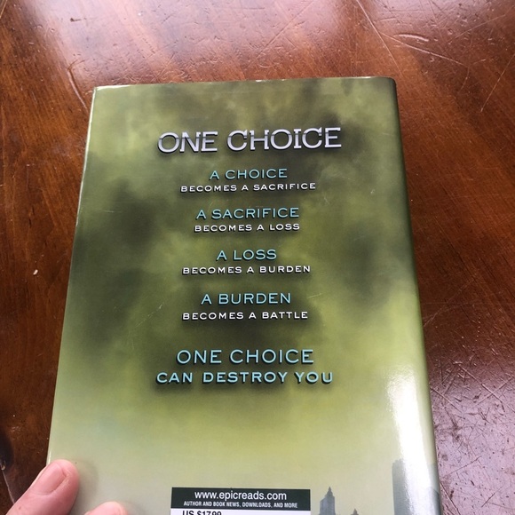 Divergent Series - Insurgent by Veronica Roth book is like new - Picture 7 of 7